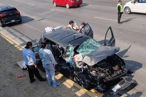 Muere alumna del IEU que viajaba en auto que causó carambola en Via Atlixcáyotl; Universidad se deslinda de hecho