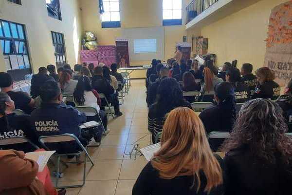 Dicha capacitación abordó temas sobre la prevención, atención y erradicación de la trata de personas, a cargo de la Secretaría de las Mujeres