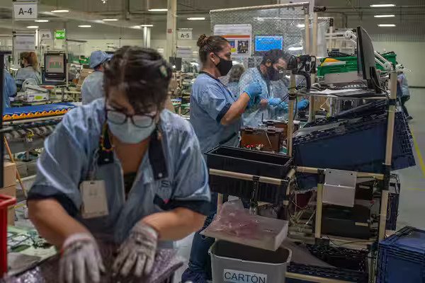 Tlaxcala sumó 3 mil 306 empleos formales en el penúltimo mes del año, mientras que Puebla registró 10 mil 68 nuevos puestos de trabajo