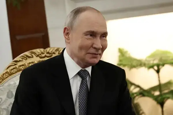 "Estamos trabajando junto con algunos socios, incluidos los Estados Unidos, en una posible declaración de paz", aseguró Putin, en Nueva Delhi