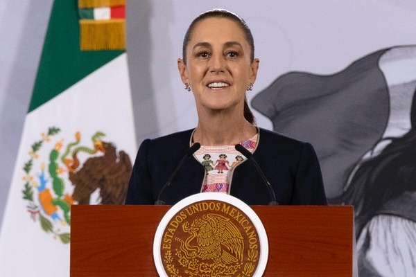 Sheinbaum confirmó que viajará esta tarde a Washington en una aeronave de la Fuerza Aérea para acudir al sorteo de la FIFA del Mundial