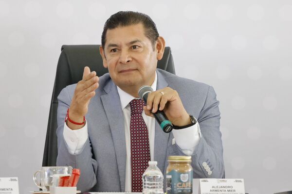 Armenta afirmó que le está dando seriedad a la realización de su primer informe, pero insistió que se debe cuidar la agenda nacional