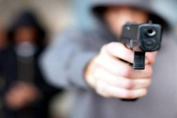 El maestro del Jardín de Niños CAI, en Santa María Xonacatepec, fue baleado en la pierna durante el asalto, pero se reporta fuera de peligro