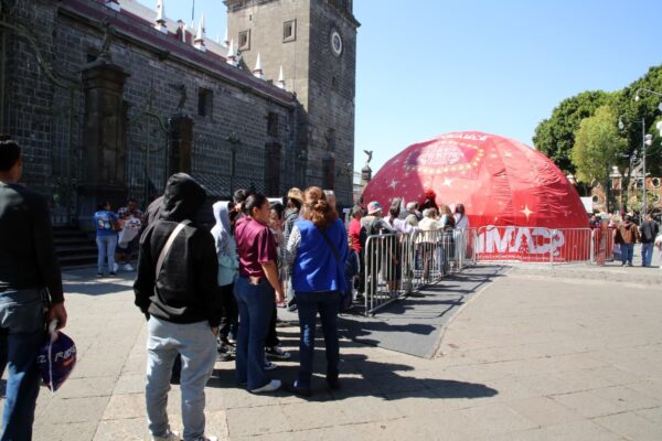 DÓNDE IR | Conoce el Domo Sensorial “Sintamos la Navidad” y a los Reyes Magos en el Zócalo de Puebla