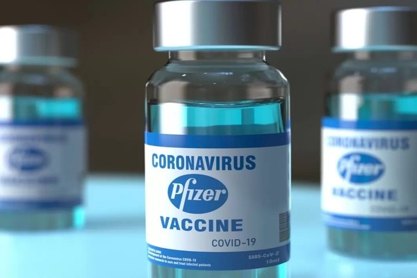 El nombre comercial de la vacuna es Comirnaty LP.8.1v y es la versión actualizada para evitar contagiarse de enfermedad grave por covid-19