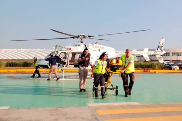 Trasladan en helicóptero a paciente en estado crítico desde Izúcar al Hospital General del Sur