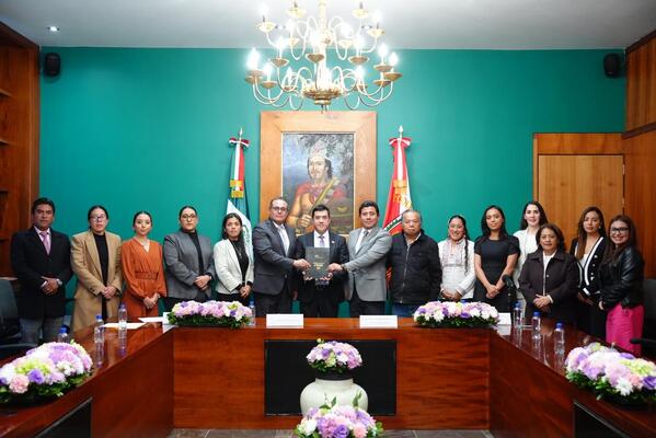 Diputados integrantes del Congreso del Estado de Tlaxcala recibieron el Informe Anual de Actividades del ITE en un acto protocolario