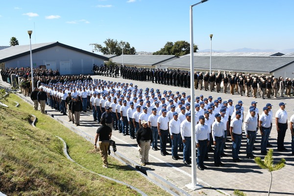 La modalidad de enseñanza de la licenciatura en Derecho y Seguridad Pública es 90 por ciento en línea, y con una duración de tres años