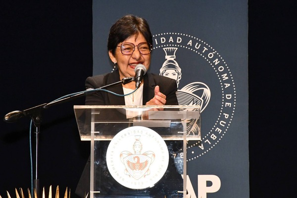 BUAP implementará programa de prevención y tratamiento de adicciones y un proyecto de identidad universitaria: Lilia Cedillo