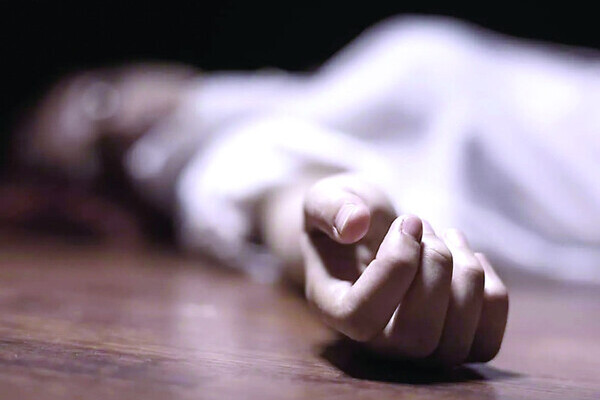 Investigan la muerte de una mujer, quien fue localizada en avanzado estado de descomposición, mientras que su hija fue encontrada con vida