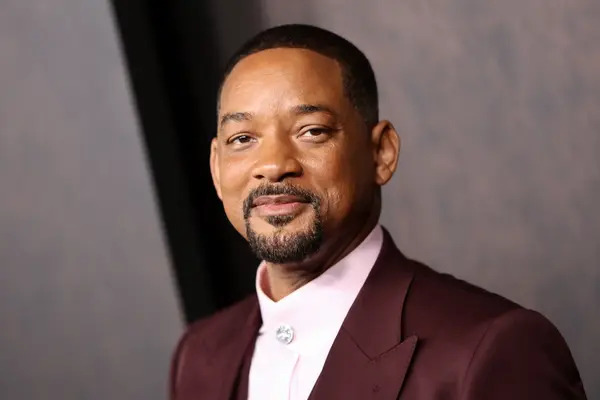 El músico demanda a Will Smith y a su empresa, Treyball Studios Management, por acoso sexual, despido injustificado e intimidación