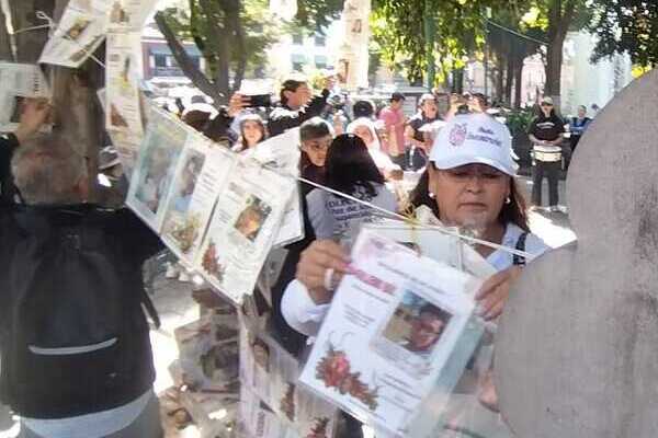 Voz de los Desaparecidos retira fichas de búsqueda del Zócalo y señala pocos avances por parte de Fiscalía