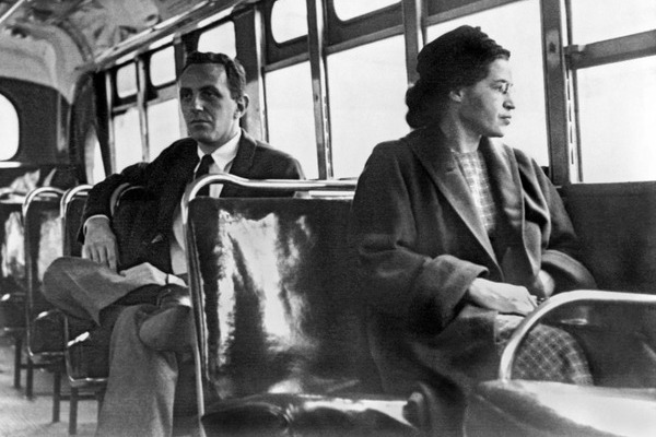 Rosa Parks no fue solo una mujer; fue una voz de esperanza, dignidad y valentía que ayudó a romper cadenas invisibles
