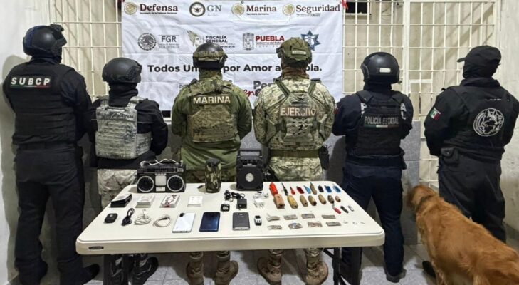 Aseguran 126 objetos punzocortantes, 13 teléfonos, chips y droga en penales de Puebla, Huejotzingo y Huauchinango