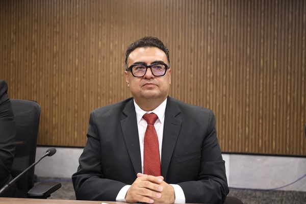 Ante diputados del Congreso pertenecientes a la Comisión de Salud, el funcionario detalló acciones como parte de su informe de labores