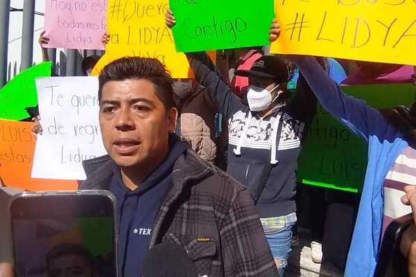 El esposo de Lydia Valdivia encabezó la movilización para exigir su localización, y aclaró que realiza la búsqueda con la familia de la joven