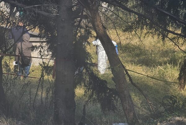 Hallan cadáver envuelto en cobijas entre Camino a Galaxia La Calera y Jardines de la Montaña