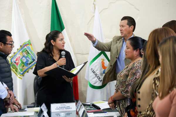 El Cabildo de San Andrés Cholula aprobó el acuerdo el cual se le autoriza la licencia sin goce de sueldo al regidor Raymundo Cuautli