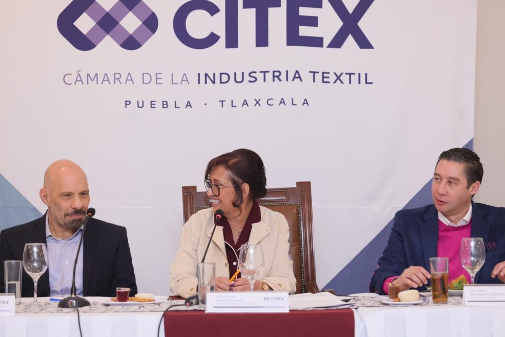 Lorena Cuéllar se reúne con integrantes de la Cámara de la Industria Textil de Puebla y Tlaxcala