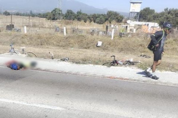 Chofer de tractocamión huye tras atropellar y matar a ciclista en la autopista Puebla-Orizaba