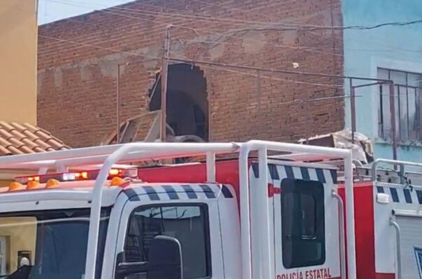 Un adulto mayor lesionado y daños a una vivienda deja explosión de caldera en Puebla