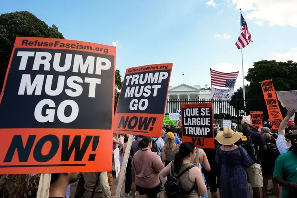 La intensa reacción contra las redadas migratorias del presidente Donald Trump ya no está confinada a opositores políticos y activistas