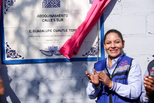 Entrega Lupita Cuautle otra calle rehabilitada en San Andrés Cholula