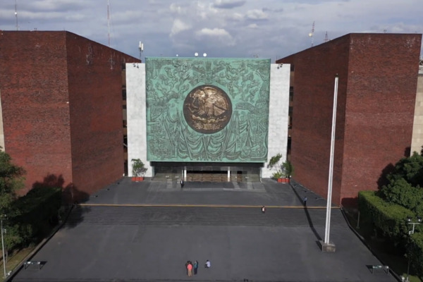 La reducción de las 500 curules que hoy integran la Cámara de Diputados, en el Palacio Legislativo de San Lázaro, ha sido considerada