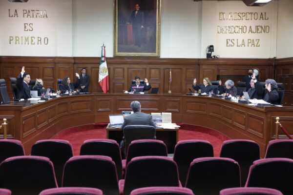 SCJN posterga análisis de reforma para reducir a 6 semanas el plazo para aborto legal en Aguascalientes.