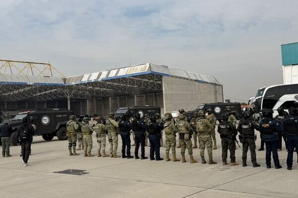 Gobierno de México traslada a EE.UU a 37 operadores de organizaciones criminales