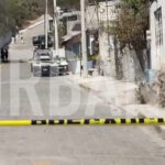 Un hombre que portaba chaleco táctico, murió tras un enfrentamiento armado en el barrio San Sebastián del municipio de Tecamachalco