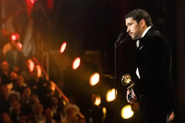 Si algo caracterizó a los Premios Grammy 2026 de cualquier otra ceremonia de esta temporada es que, sí hubo declaraciones políticas