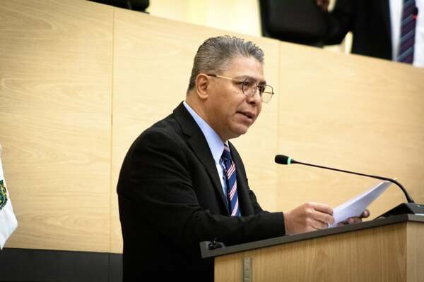 Marcos Castro Martínez solicitó a las dirigencias nacional y estatal explicar por qué decidieron sumar a la expriista Blanca Alcalá al PAN