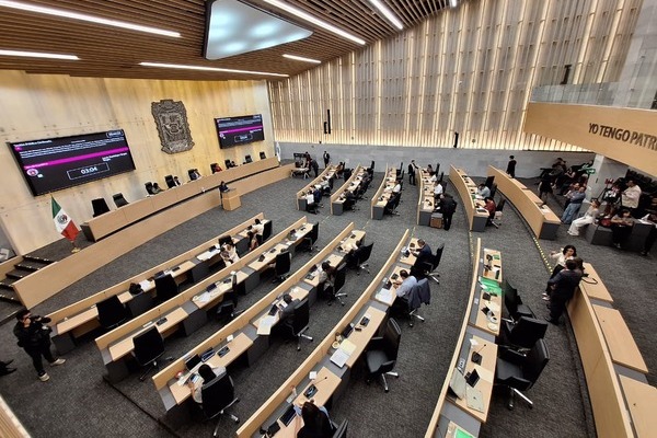 Poder legislativo rechaza desfase para aprobar reforma constitucional que permita la revocación de mandato de gobernador de Puebla