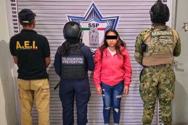 Se trata de María del Pilar N., una mujer de 23 años, quien estaría relacionada con llamadas de extorsión y amenazas contra un establecimiento