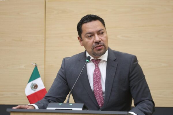 Diputado Andrés Villegas presenta iniciativa para modernizar bibliotecas públicas de Puebla