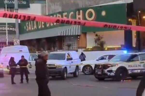 Un ataque armado fue registrado afuera de "Sala de Despecho", ubicado en la zona comercial "La Isla de Angelópolis", en la ciudad de Puebla