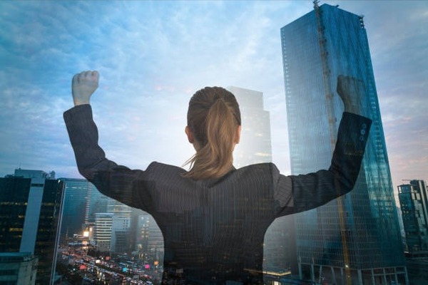 Beatriz Santana en "Todas las mujeres que he sido" plantea que hablar de liderazgo femenino en términos de representación es insuficiente