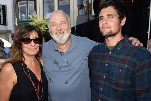 Nick, hijo del cineasta Rob Reiner y la fotógrafa Michele Singer, se declaró no culpable de los cargos que enfrenta por la muerte de ambos