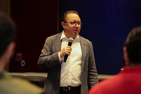 Héctor Sánchez Morales cerró su ciclo al frente del CCE, tras entregar la estafeta administrativa y operativa a Juan Pablo Cisneros