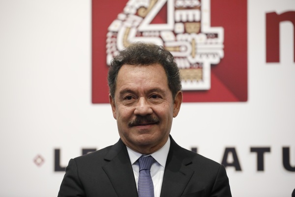 El poblano Moisés Ignacio Mier Velazco fue nombrado coordinador de los senadores de Morena, tras la renuncia efectiva de Adán Augusto