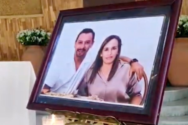 Hijos se despiden de sus padres Karina de los Ángeles y Alexandro Agustín; exigen a Fiscalías de Puebla y Tlaxcala esclarecer el crimen