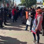 Elementos de la FGE Puebla realizaron un tercer cateo a locales aledaños al Mercado Morelos, tras el hallazgo de una fosa clandestina