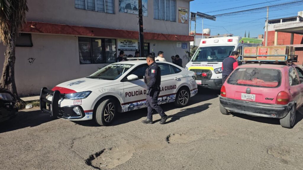 Vecinos atrapan a ladrón que asaltó a una mujer en la colonia San José Mayorazgo, de la ciudad de Puebla