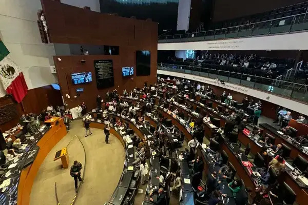 El Senado aprobó por unanimidad y en lo general la reforma que reduce de manera gradual la jornada laboral semanal de 48 a 40 horas