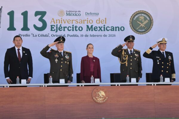Fuerzas Armadas son garantía de que México decidirá su destino con independencia, advierte Sheinbaum desde Oriental, Puebla