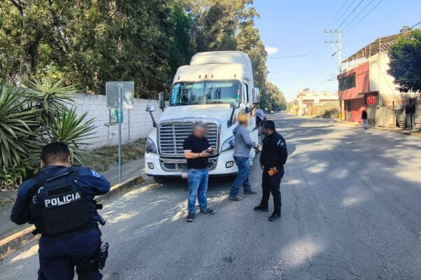 Roban tractocamión con varilla en la autopista México-Puebla; unidad es recuperada en Xoxtla: SSP