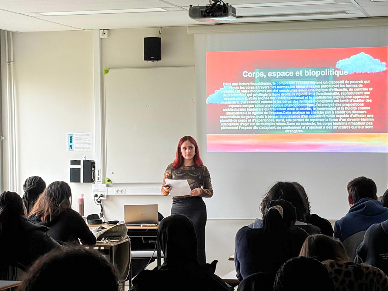 UDLAP | Egresada consolida su presencia artística internacional con exposición y cátedras en Francia