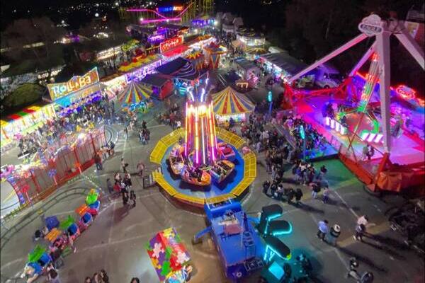 El ahora occiso cayó, presuntamente, mientras el juego mecánico se encontraba en movimiento, esto en una feria llevada acabo en Huauchinango