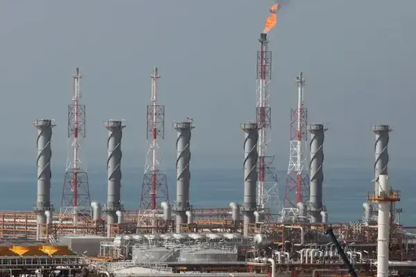 Los precios del petróleo subieron este lunes por encima de los 119 dólares por barril, alcanzando niveles no vistos desde mediados de 2022